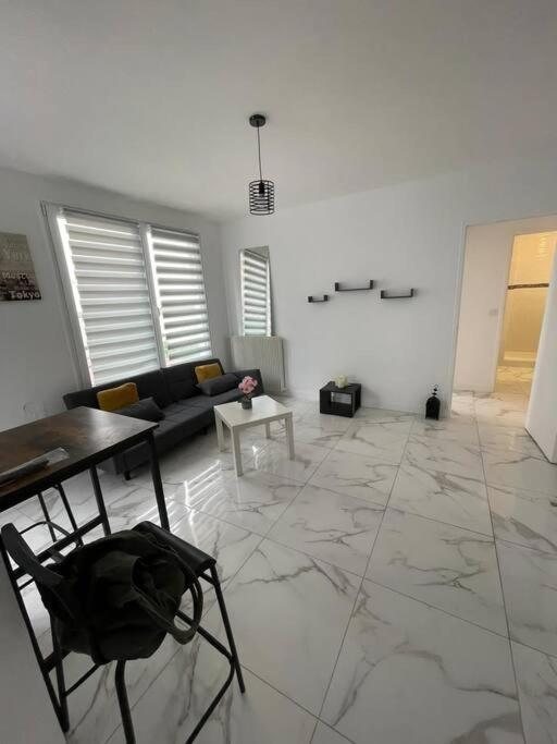 Appartement 2 Pieces, Salon Et Chambre, 44M2 Refait A Neuf Clichy Dış mekan fotoğraf